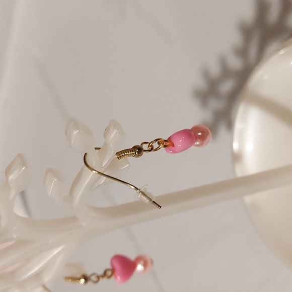 Children's Fashion Heart Necklace,  Earrings,  and Bracelet Set - Picture 10 of 12